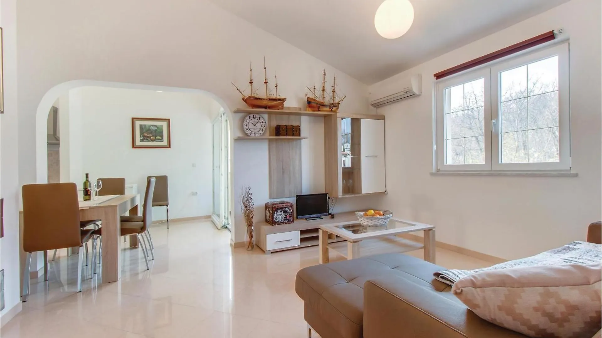 Lovely Apartment In Porozina With Kitchen