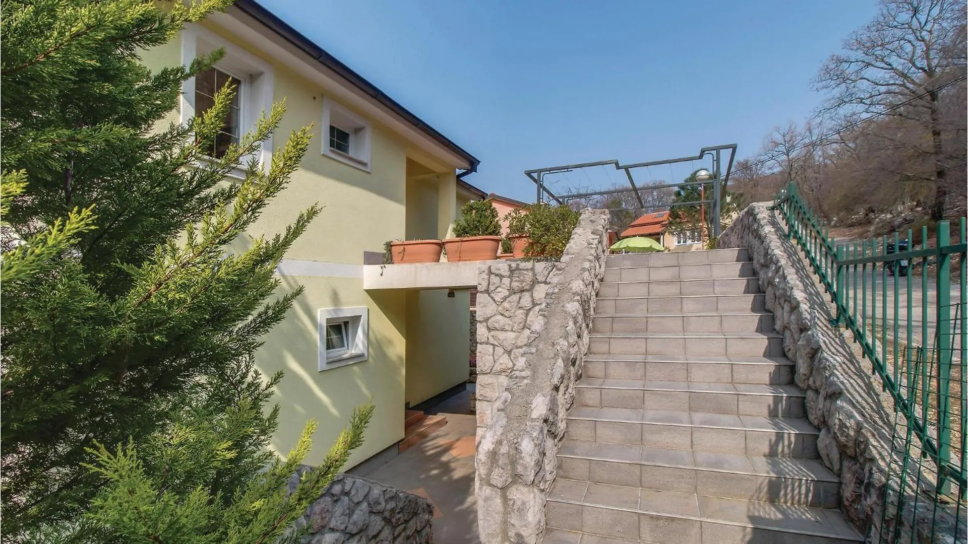 Lovely Apartment In Porozina With Kitchen 0*,